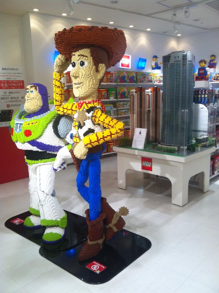 Awesome LEGO statues
